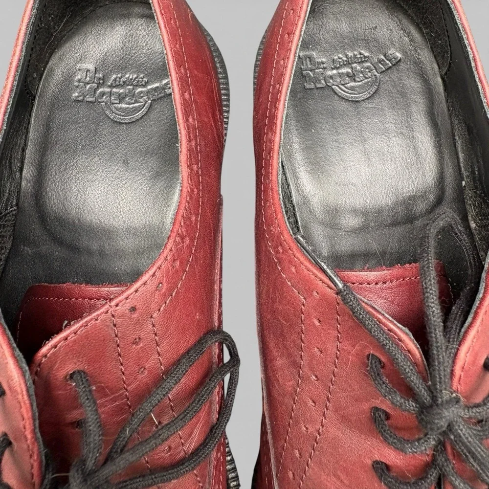 Dr. Martens Oxford Shoes Mens 11 Burgundy Excellent Brogue Cap Toe Lace Up